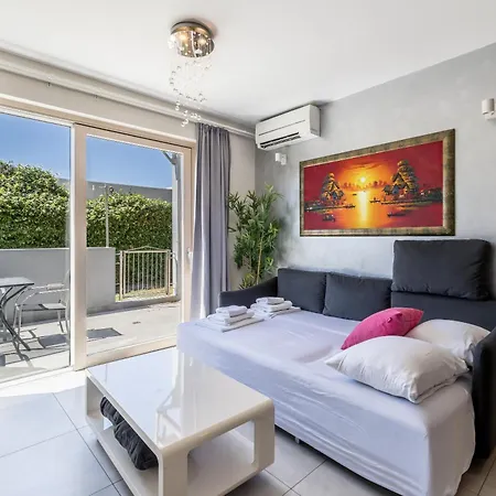 Maris Hideaway, By Znjan Split